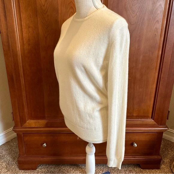 Charter Club Ivory Cashmere Crewneck Sweater Size Small NWT - Picture 5 of 8